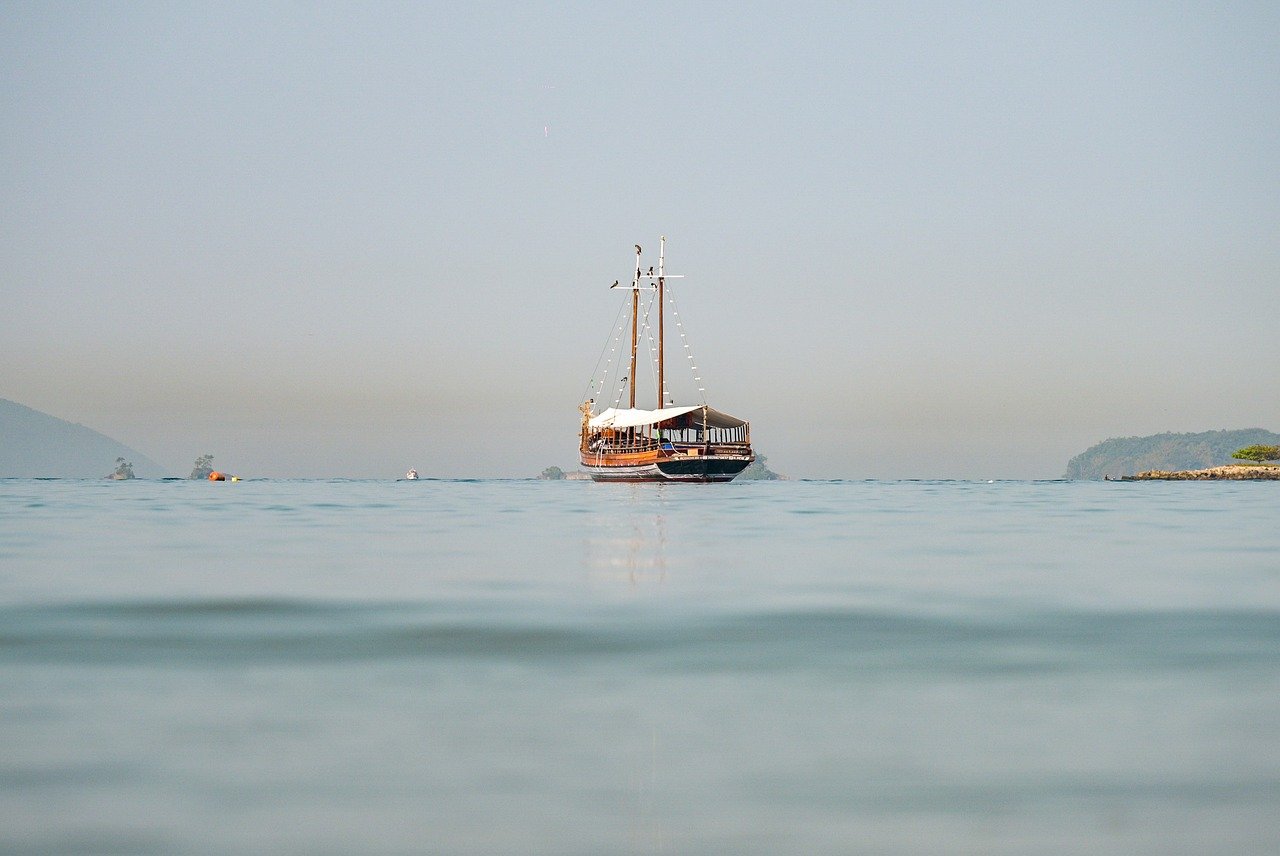 加密早报:Polymarket 考虑发行代币, Celestia 完成 1 亿美元融资