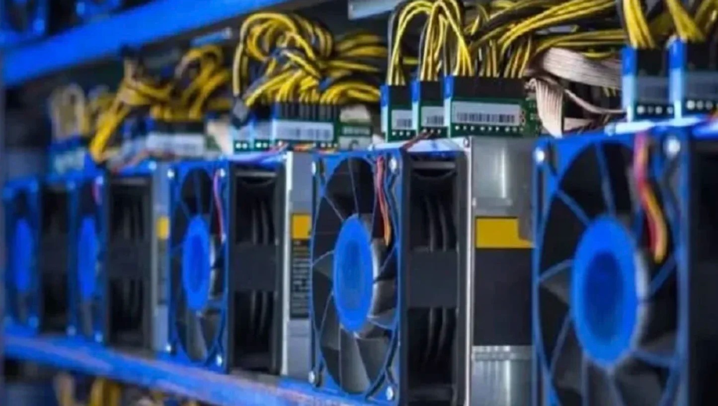 伊朗挖矿简史：我们坐在黑暗里，只为让比特币矿机继续运转