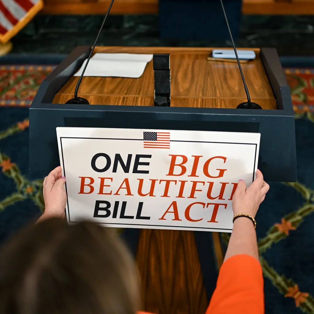 特朗普的“大而美法案”：总统权威，压倒投票