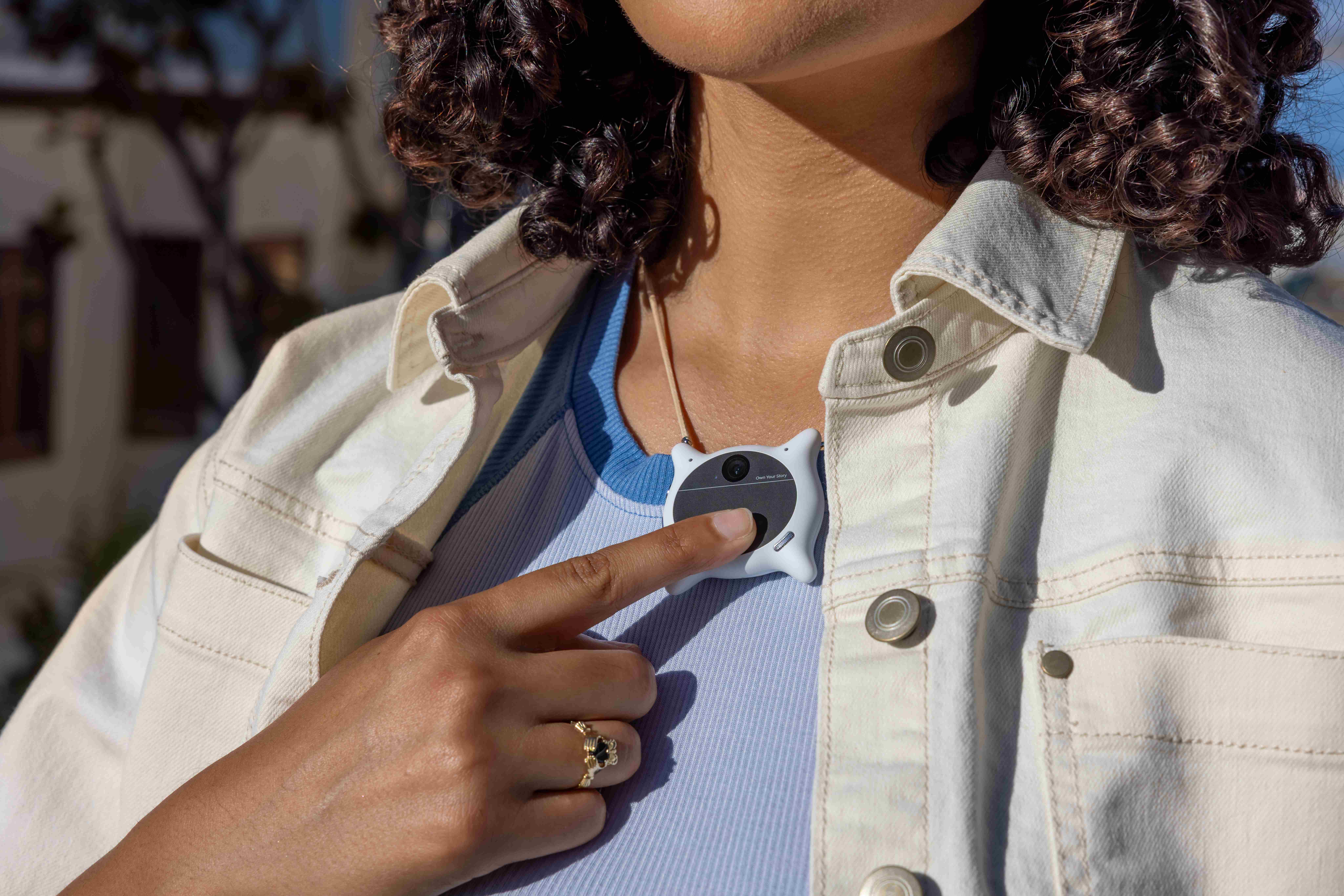 AI 的终点不是对话框，这家公司想让真实世界成为 AI 的提示词