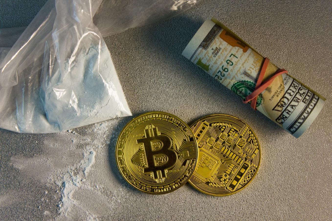 史上最强交易员：美国缉毒局如何靠「洗钱」，意外跑赢了华尔街