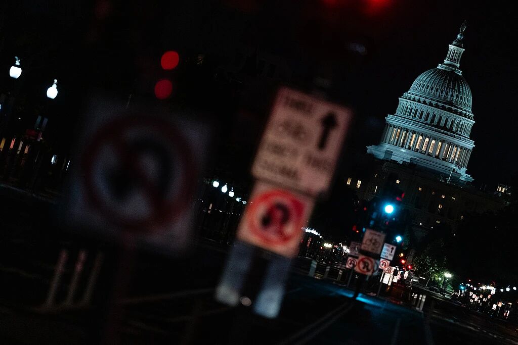 美国政府也放“十一长假”了