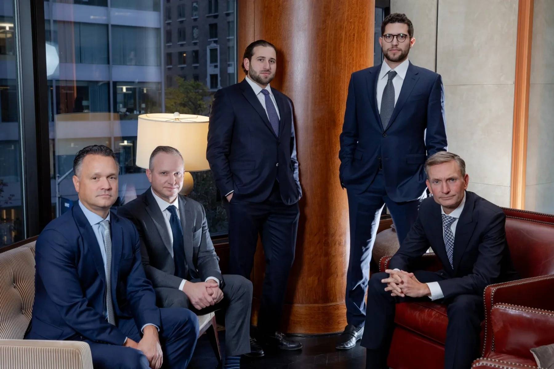 狂揽加密红利,特朗普商务部长家族如何年入 25 亿美元?